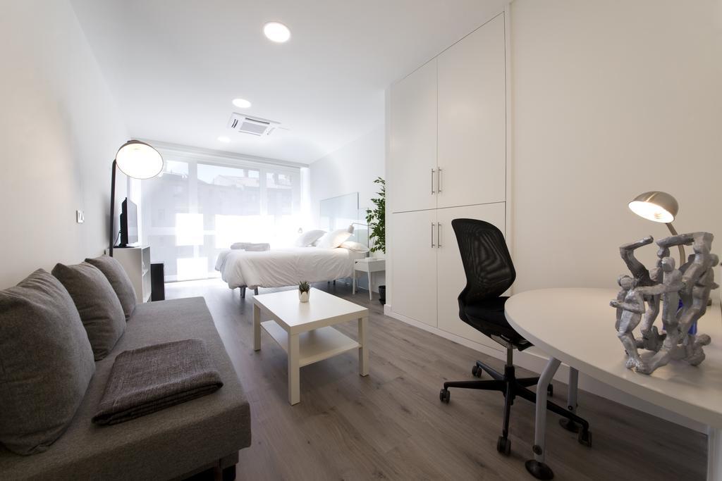 Pension T5 Donostia Suites San Sebastián Rom bilde