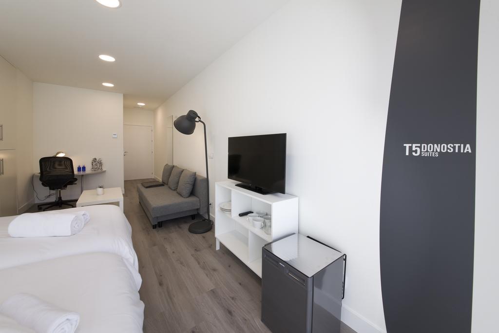 Pension T5 Donostia Suites San Sebastián Rom bilde